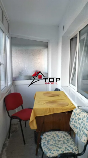 apartament-4-camere-decomandat-podu-ros-sens-giratoriu-4