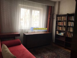 apartament-3-camere-decomandat-cu-boxa-etaj-1-zona-cetate-1