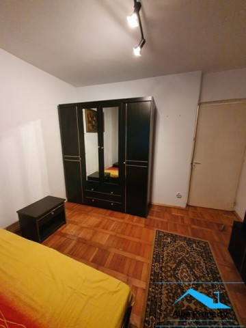 apartament-3-camere-decomandat-zona-cetate-1