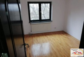 vila-pe1e2-10-camere-campulung-muscel-centru-pret-500-euro-luna-9