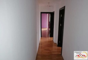 vila-pe1e2-10-camere-campulung-muscel-centru-pret-500-euro-luna-23