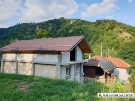 gasca-zurli-casa-3-corpuri-teren-la-munte-800-mp-cetateni