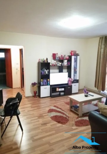 apartament-3-camere-zona-cetate-etaj-01-1