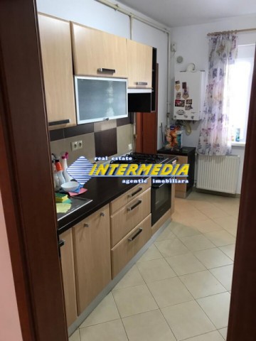 de-inchiriat-apartament-3-camere-zona-centru-mobilat-si-utilat-complet-1