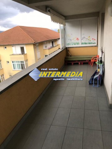 de-inchiriat-apartament-3-camere-zona-centru-mobilat-si-utilat-complet-12