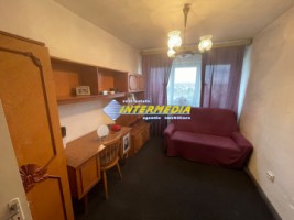 apartament-4-camere-decomandat-2-bai-de-vanzare-zona-cetate-bulevard-5