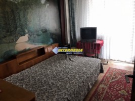 apartament-3-camere-decomandat-cu-boxa-etaj-1-zona-cetate-4