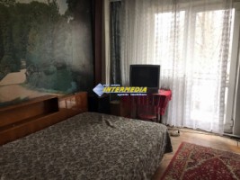 apartament-3-camere-decomandat-cu-boxa-etaj-1-zona-cetate-3