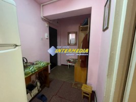 apartament-2-camere-decomandat-de-vanzare-foste-proprietati-zona-cetate-closca-2