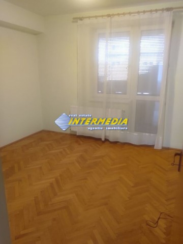 apartament-4-camere-decomandat-etaj-1-ultracentral-3