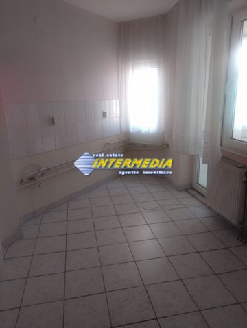 apartament-4-camere-decomandat-etaj-1-ultracentral-4