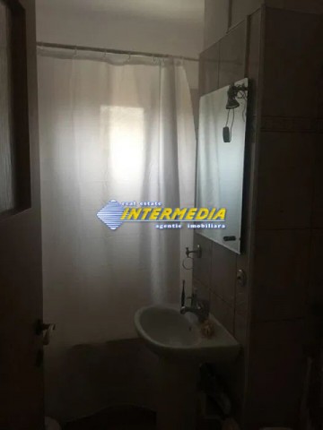 apartament-2-camere-decomandat-de-vanzare-cetate-etaj-2-4