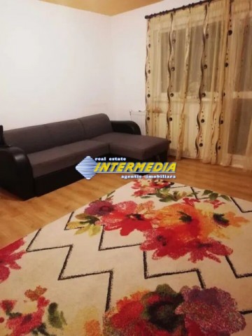 apartament-3-camere-de-vanzare-cetate-zona-piata-etaj-intermediar-1