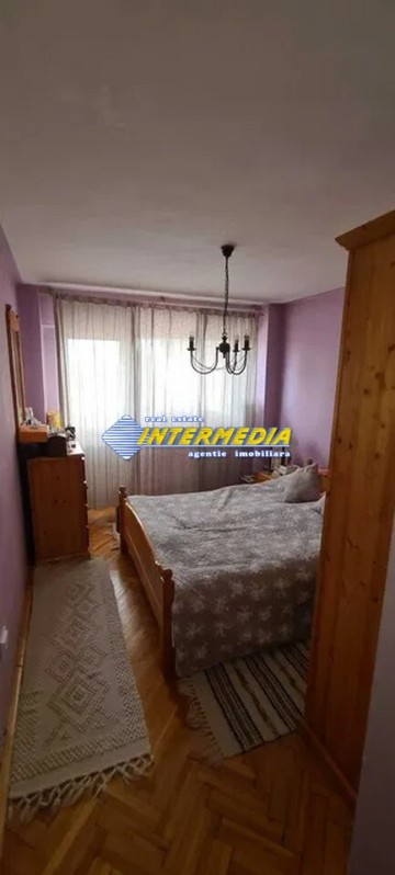 apartament-4-camere-decomandat-de-vanzare-etaj-2-zona-cetate-bulevard-8