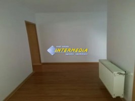 apartament-3-camere-finisat-mobilat-si-utilat-cu-scara-interioara-etaj-intermediar-zona-cetate-2