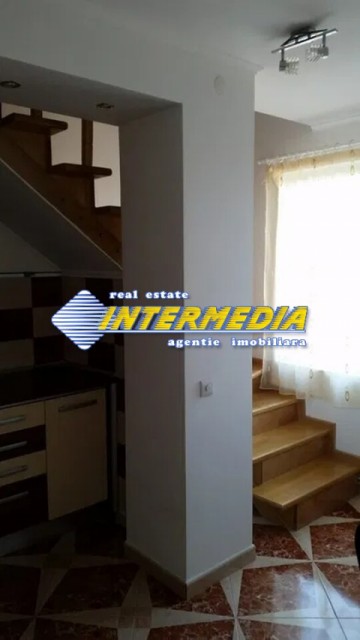 apartament-3-camere-finisat-mobilat-si-utilat-cu-scara-interioara-etaj-intermediar-zona-cetate-4