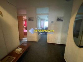 apartament-4-camere-decomandat-2-bai-de-vanzare-zona-cetate-bulevard-14