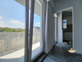 apartament-2-camere-de-vanzare-in-iasi-decomandat-pacurari-la-200-m-in-spate-la-kaufland-baie-cu-geam-1