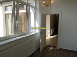 casa-pe-un-nivel-complet-renovata-cu-635-mp-teren-de-vanzare-centru-5