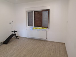 casa-pe-un-nivel-complet-renovata-cu-635-mp-teren-de-vanzare-centru-10