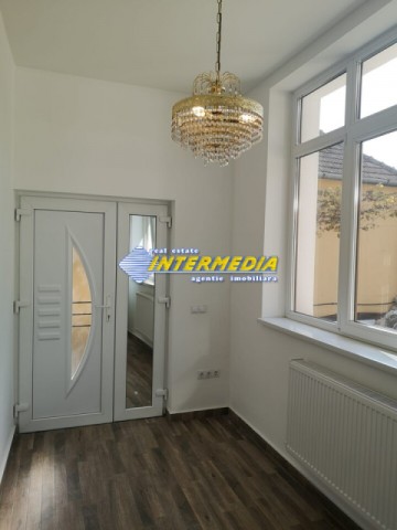 casa-pe-un-nivel-complet-renovata-cu-635-mp-teren-de-vanzare-centru-14
