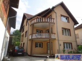 vila-12-camere-cu-teren-1000-mp-de-vanzare-in-centru-campulung-muscel-arges