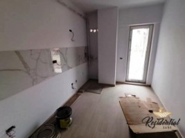 apartament-2-camere-cu-terasa-de-vanzare-in-iasi-pacurari-baie-cu-geam-bloc-cu-lift-4