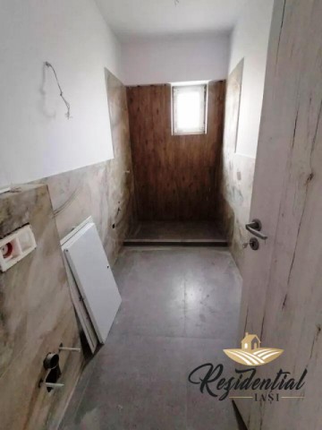 apartament-2-camere-cu-terasa-de-vanzare-in-iasi-pacurari-baie-cu-geam-bloc-cu-lift-7