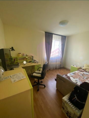 apartament-cu-3-camere-mari-de-vanzare-2