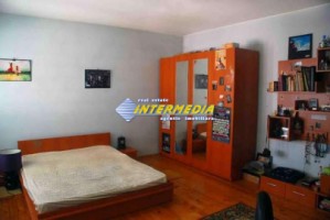 casa-superba-de-vanzare-cu-8-camere-in-alba-iulia-zona-centrala-5