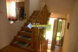 casa-superba-de-vanzare-cu-8-camere-in-alba-iulia-zona-centrala-6