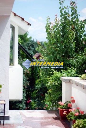 casa-superba-de-vanzare-cu-8-camere-in-alba-iulia-zona-centrala-8