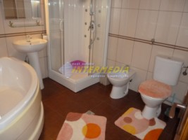 apartament-3-camere-de-inchiriat-in-centru-etaj-1-mobilat-si-utilat-complet-parcare-7