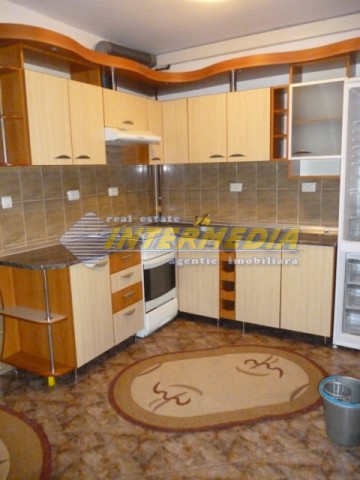 apartament-3-camere-de-inchiriat-in-centru-etaj-1-mobilat-si-utilat-complet-parcare-16