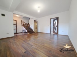 apartament-3-camere-pe-2-niveluri-2-bai-scara-interioara-gradina-terasa-parcare-cug-mutare-imediata-10