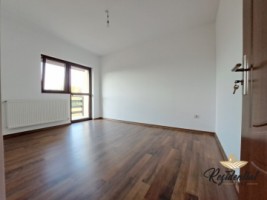 apartament-3-camere-pe-2-niveluri-2-bai-scara-interioara-gradina-terasa-parcare-cug-mutare-imediata-21