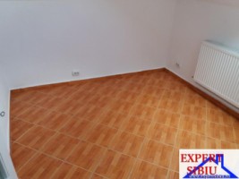 inchiriez-apartament-3-camere-la-casa-nemobilat-zona-calea-coplacii-5