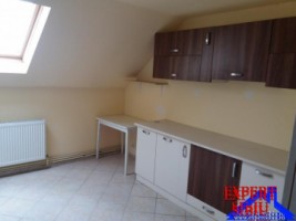 inchiriez-apartament-3-camere-la-casa-nemobilat-zona-calea-coplacii