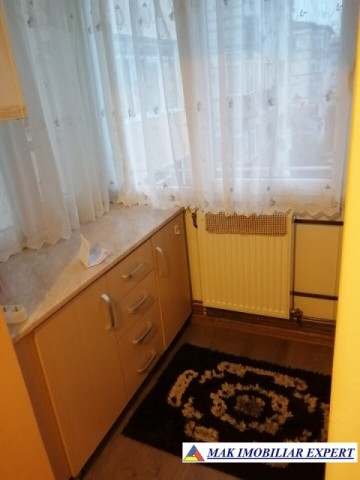 vandut-apartament-cu-2-camere-cf-1-et-4-9