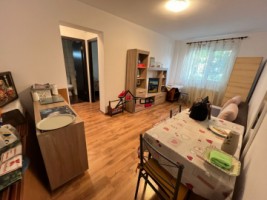 vanzare-apartament-2-camere-podu-ros-etaj-1-renovat-1