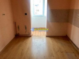 apartament-2-camere-decomandat-cetate-mercur-4