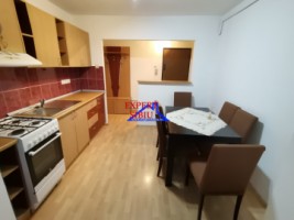 inchiriez-apartament-3-camere-decomandat-zona-vasile-aaron-1