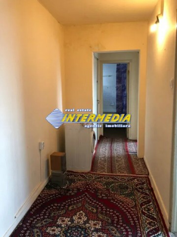 apartament-3-camere-de-vanzare-decomandat-in-cetate-zona-bulevard-alba-iulia-2