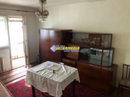 apartament-3-camere-de-vanzare-decomandat-in-cetate-zona-bulevard-alba-iulia-5