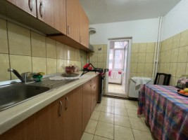 apartament-2-camere-etaj-1-bloc-1981-podul-de-fier-6