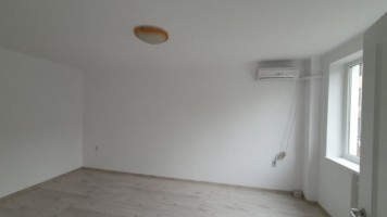 ultracentral-2cam-cf1dec-et1-renovat-recent-55000-euro-2