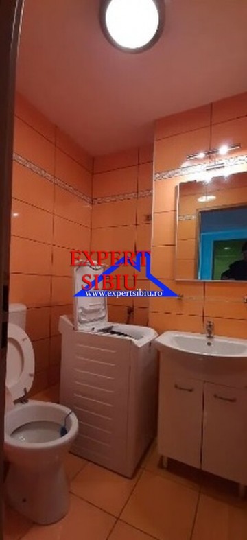 inchiriez-apartament-3-camere-decomandatrenovat-zona-centrala-6