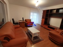 inchiriez-apartament-3-camere-la-vila-curte-60-mp-zona-p-ta-sadu-1