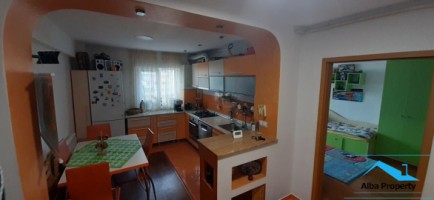 apartament-2-camere-decomandat-zona-cetate-1