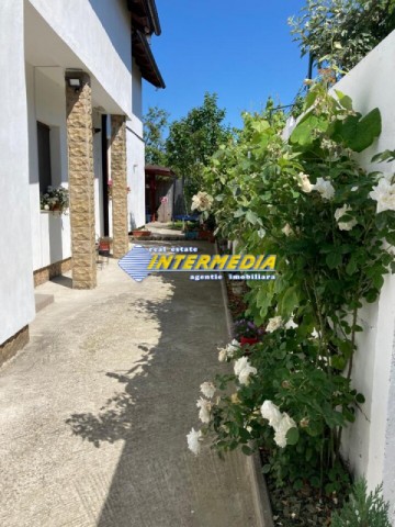 casa-renovata-de-vanzare-zona-centru-22
